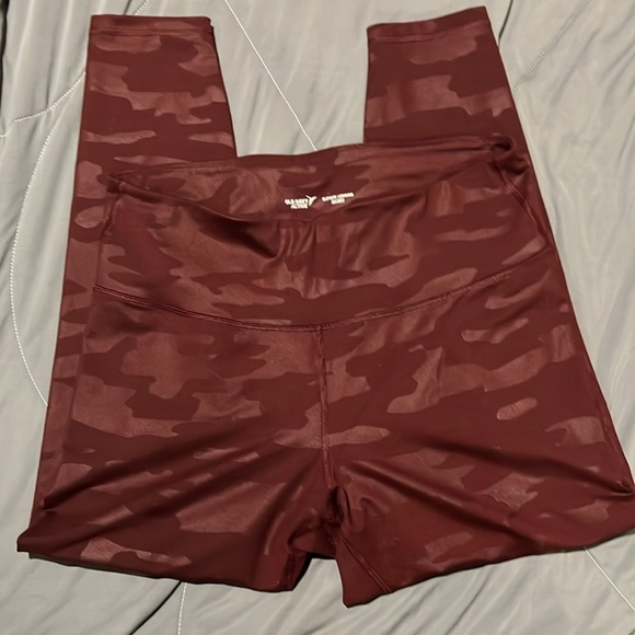 Old navy camo leggings - Picture 2 of 4